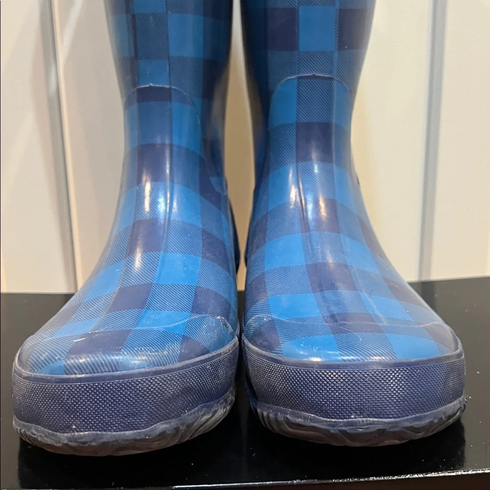Youth Bogs Navy blue plaid Rain Boots size 6